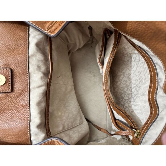 Michael Kors Extra Large Signature Coated Canvas Shoulder Bag - Picture 7 of 8